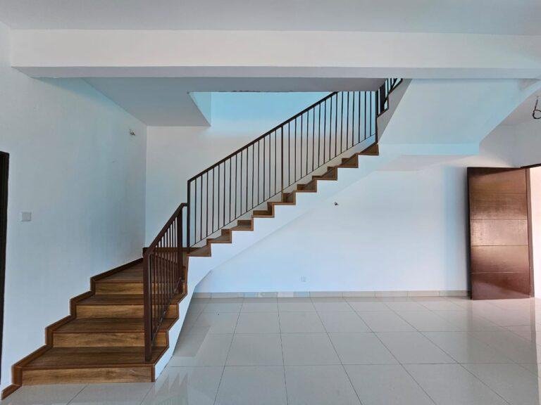 Show Unit - Staircase